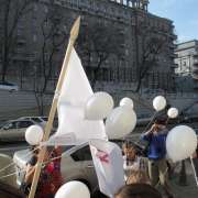 Знамя Мира развивается над Владивостоком
