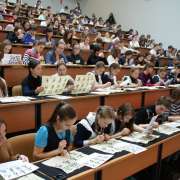 Победителями Х Приморского краевого конкурса каллиграфии стали ученица 8 М1 класса  Полина Савченко и ученица 9М2 класса Екатерина Дроздова