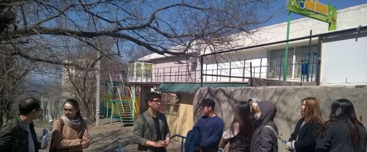 Ученики Международной лингвистической школы прогулялись по Корейской слободке
