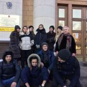 Главный тренер сборной школьников России по математике ведет уроки у учеников МЛШ на выездной сессии в Москве 