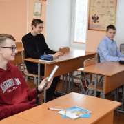 В Международной лингвистической школе началась третья четверть
