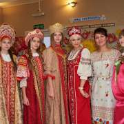 «Боярушка» показала красоту русских костюмов ученикам из Европейской прогимназии 
