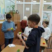 В Международной лингвистической школе состоялись соревнования по спидкубингу