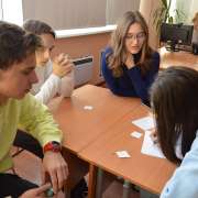 Финал Недели наук в Международной лингвистической школе: каллиграфия, интеллектуальные игры и квесты