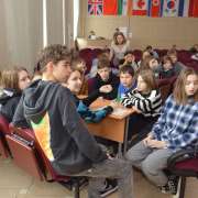 Финал Недели наук в Международной лингвистической школе: каллиграфия, интеллектуальные игры и квесты