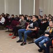 Неделя наук в Международной лингвистической школе, день второй: удивляемся на физике, повторяем историю, ищем одушевленные существительные  