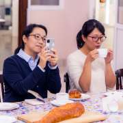 Традиционная International Week в Международной лингвистической школе открылась мастер-классом по истории русских национальных костюмов и чаепитием 