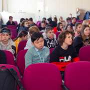 Говорим и играем на английском: в Международной лингвистической школе поставили спектакль «The Beauty and the Beast»
