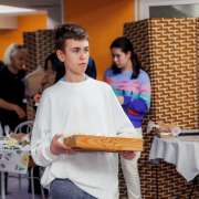 В Международной лингвистической школе состоялась благотворительная Пасхальная ярмарка 