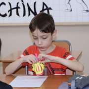Новый год по-китайски в Международной лингвистической школе: создаем новогодние китайские фонарики и соревнуемся в искусстве каллиграфии 