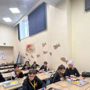 Ученики 6 классов Международной лингвистической школы побывали на экскурсии в Мариинском театре и на уроке в Приморском океанариуме