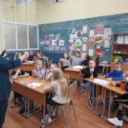 «Поехали!»: в начальных классах Международной лингвистической школы прошел квиз, посвященный Дню космонавтики 
