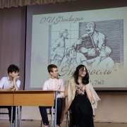 Ученики 5м2 класса и 7 классов Международной лингвистической школы сыграли отрывки из «Муму» и «Недоросля»