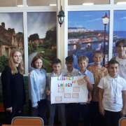 International Literacy Day в Международной лингвистической школе завершился созданием постеров 