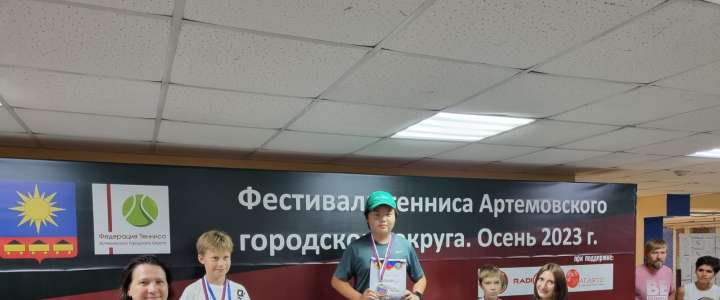 Ученики Международной лингвистической школы играют в теннис и побеждают!  