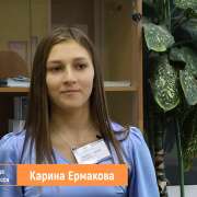 Ученица 11б класса МЛШ Арина Буденная подготовила сюжет о Дне самоуправления для школьного видеоканала 