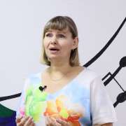 «Мы и музыка в МЛШ»: учитель истории и обществознания Елена Зверева делится своим мнением о  личных музыкальных предпочтениях 