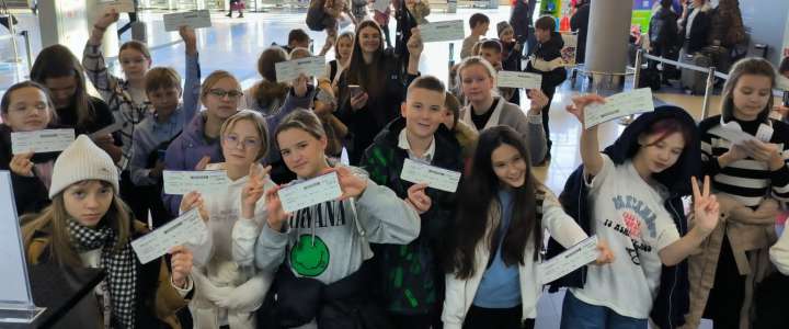 Ученики 5м2 класса Международной лингвистической школы познакомились с работой международного аэропорта Владивостока  