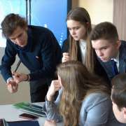 Старшеклассники Международной лингвистической школы приняли участие в конференции «Модель ООН на Дальнем Востоке»  