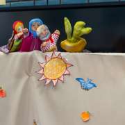 Puppet show: ученики 3 классов Международной лингвистической школы сыграли «Репку» и «Теремок» на английском языке