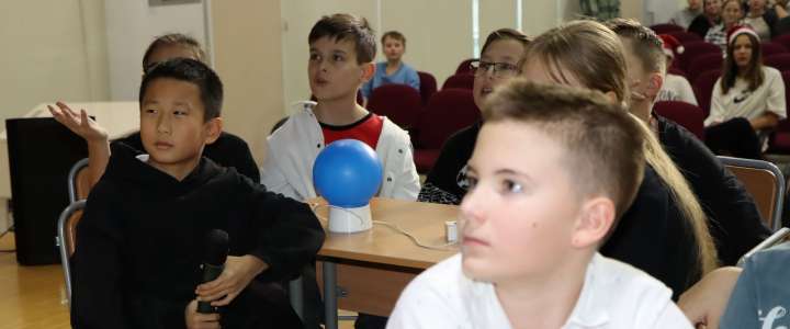 Пятиклассники Международной лингвистической школы открыли серию интеллектуальных игр «Game club»