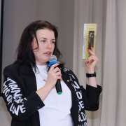 Проект «Founders of Vladivostok» развивается - в гости к ученикам 7 и 8 классов МЛШ пришла экскурсовод Татьяна Фоменко 