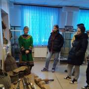 Ученики 10В класса Международной лингвистической школы на весенних каникулах побывали с  экскурсией в знаменитом поселке Хабаровского края Сикачи Алян 