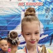 Ученица 2м2 класса Международной лингвистической школы Нелли Бажан заняла I место в Финале Кубка Уссурийска по фигурному катанию