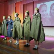 В Международной лингвистической школе состоялся концерт в честь Дня Победы 