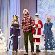 Puppet show «Christmas Tales»: ученики 3 классов Международной лингвистической школы сыграли на сцене новогодние кукольные спектакли