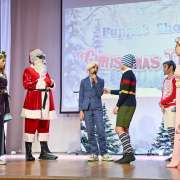 Puppet show «Christmas Tales»: ученики 3 классов Международной лингвистической школы сыграли на сцене новогодние кукольные спектакли