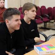 «Здравствуй, Приморский край!»: ученики 10 классов Международной лингвистической школы начали работу в сферодеятельностной игре