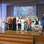 Puppet show «Christmas Tales»: ученики 3 классов Международной лингвистической школы сыграли на сцене новогодние кукольные спектакли