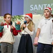Puppet show «Christmas Tales»: ученики 3 классов Международной лингвистической школы сыграли на сцене новогодние кукольные спектакли
