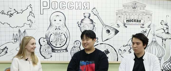 «Иностранные языки в МЛШ. Русский»: ведущие проекта Чжон Чже Вон и Ко Юан рассказывают, как им дается изучение русского языка 
